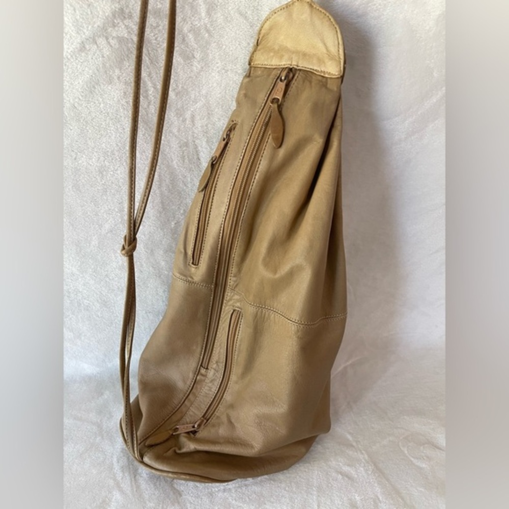 Laura Adams leather purse crossbody backpack adjustable convertible